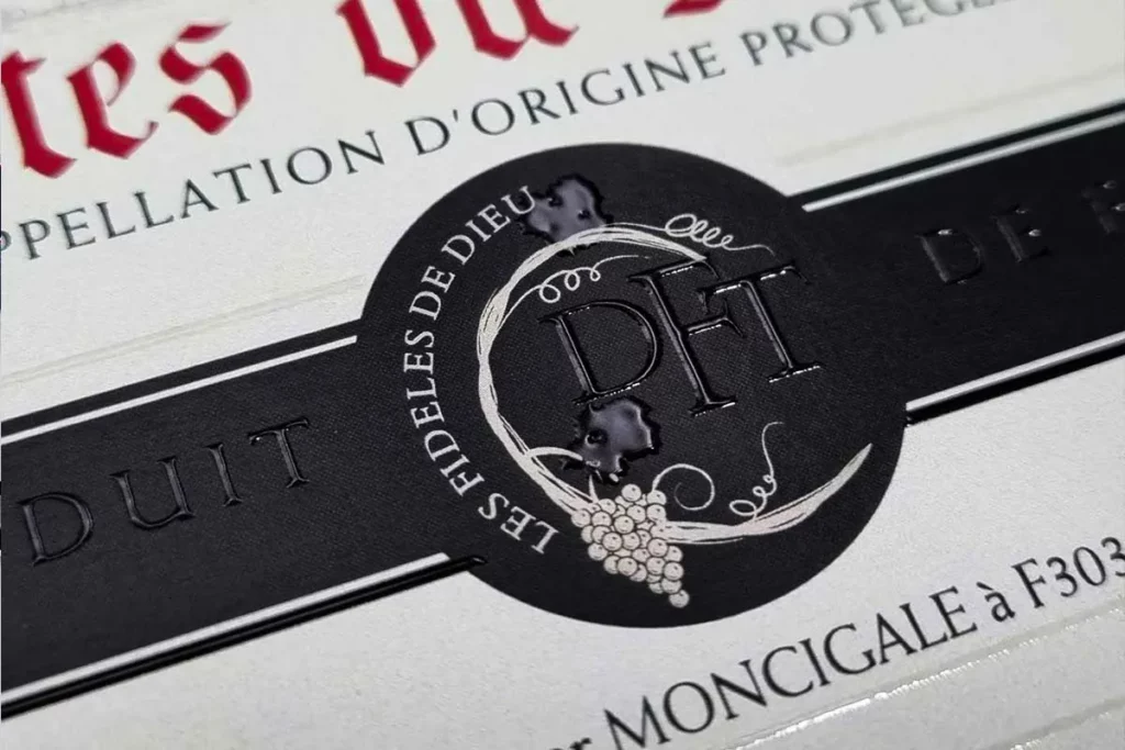 Uszlachetnienia opakowań produktowych – techniki druku, efekty premium i ich wpływ na wizerunek marki.